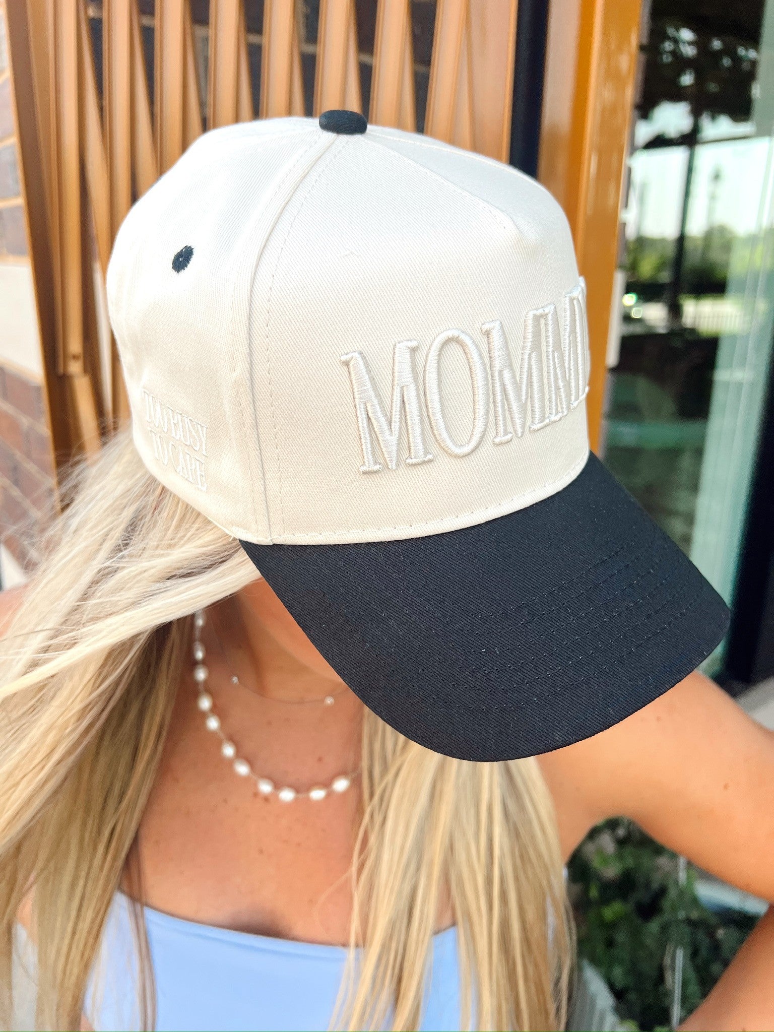 Mommin' - Black Trucker Hat