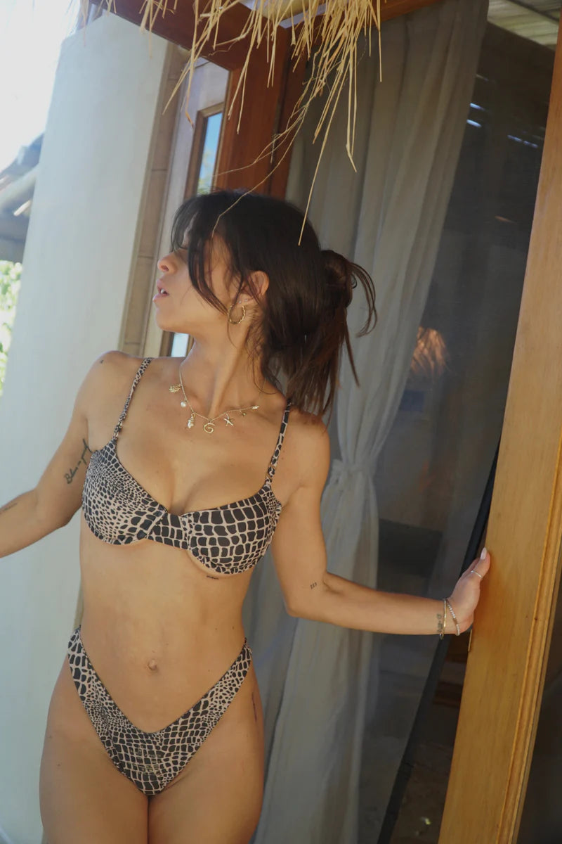 Wonder Wire Top & Basico Bottom - Croc by Verónika Pagán