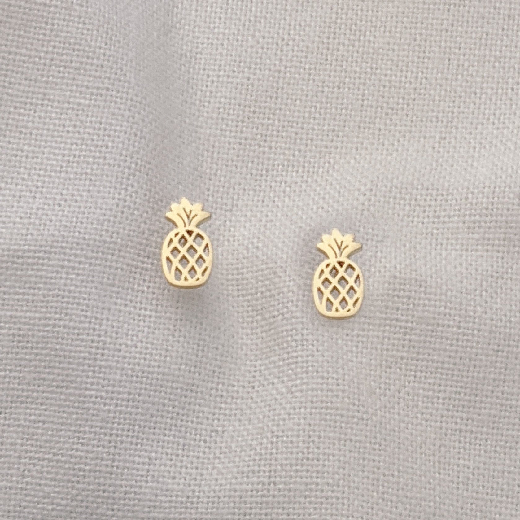 Piña Studs