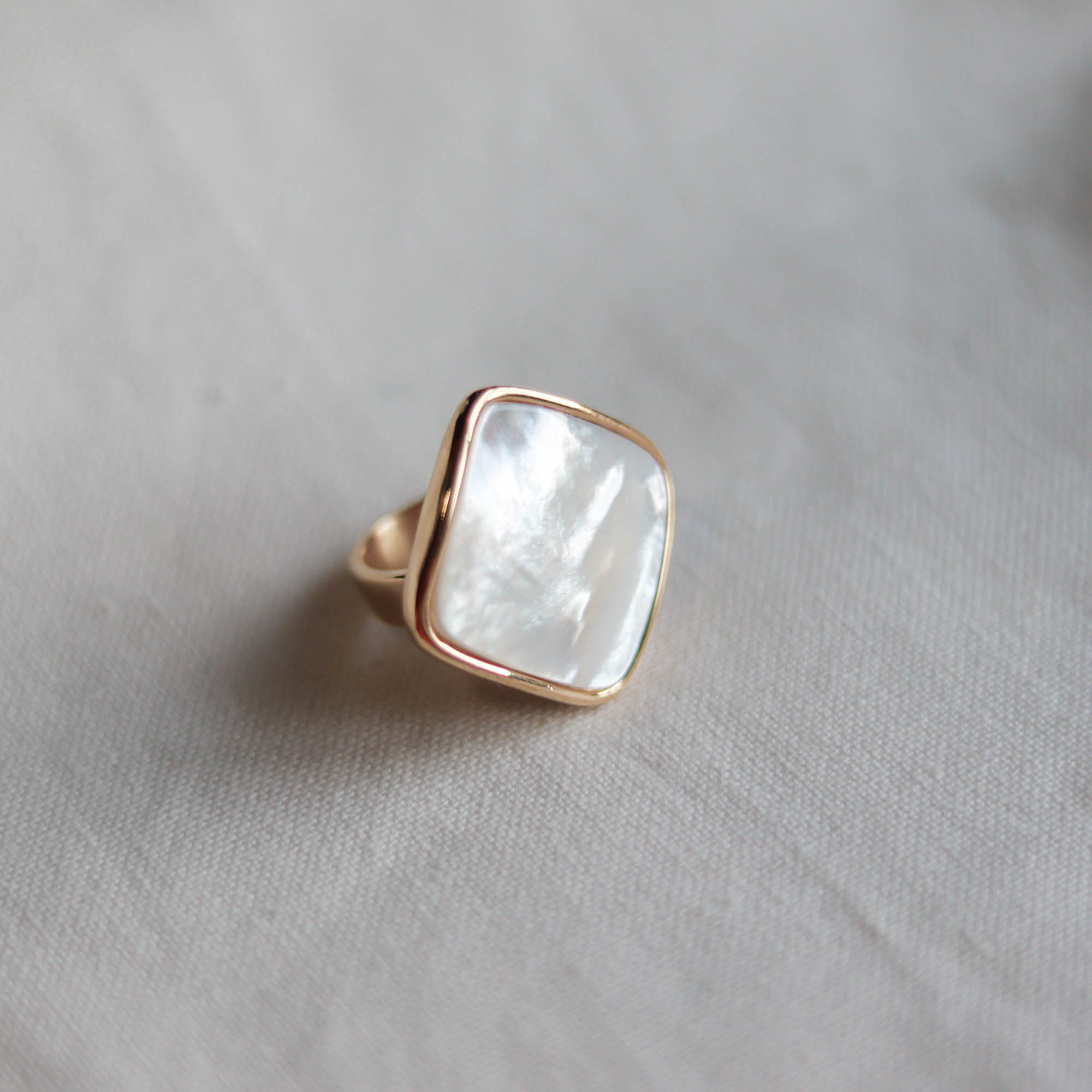 Madre Perla Rhombus Ring